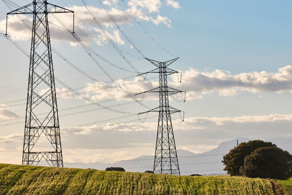 Do Excedente ao Equilíbrio: Como o Armazenamento Desafia a Rede